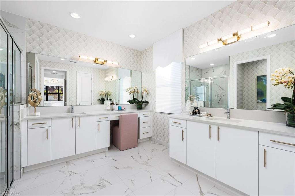 VALENCIA HARBOR - Residential