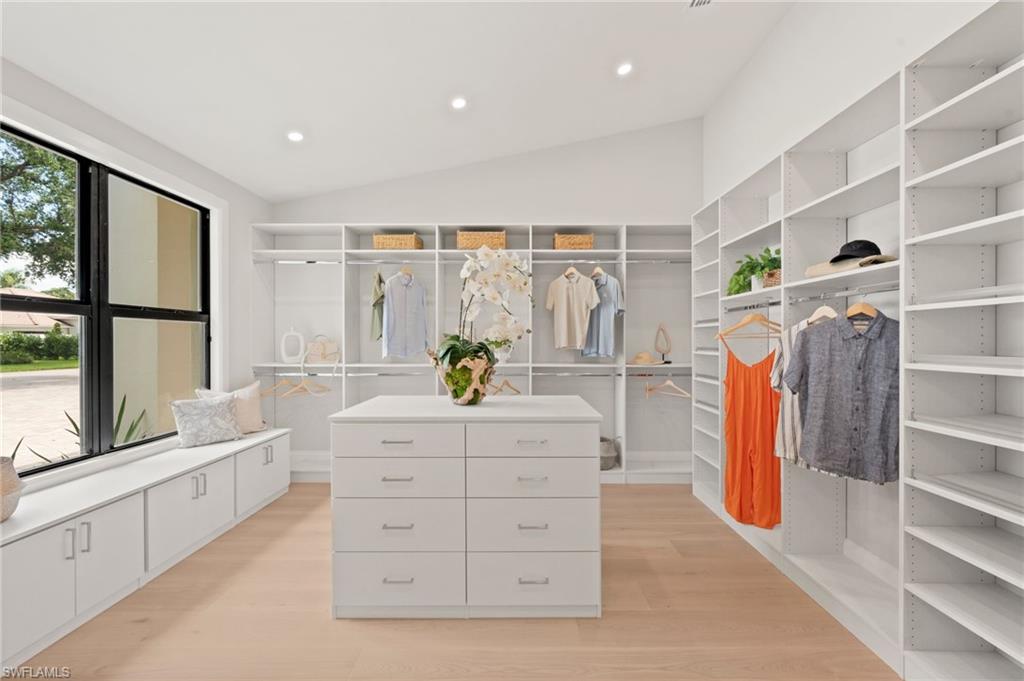 VALLEY OAK - Residential