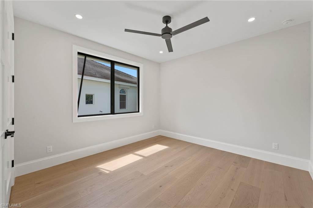 VALLEY OAK - Residential