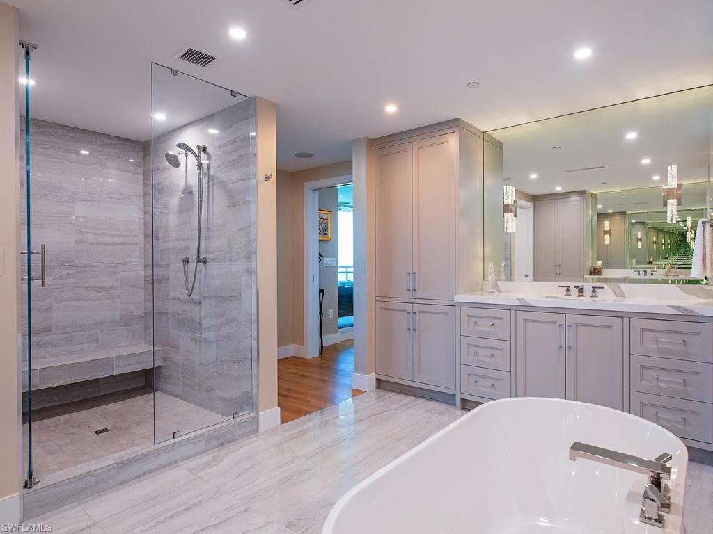 KALEA BAY TOWER 300 - Residential