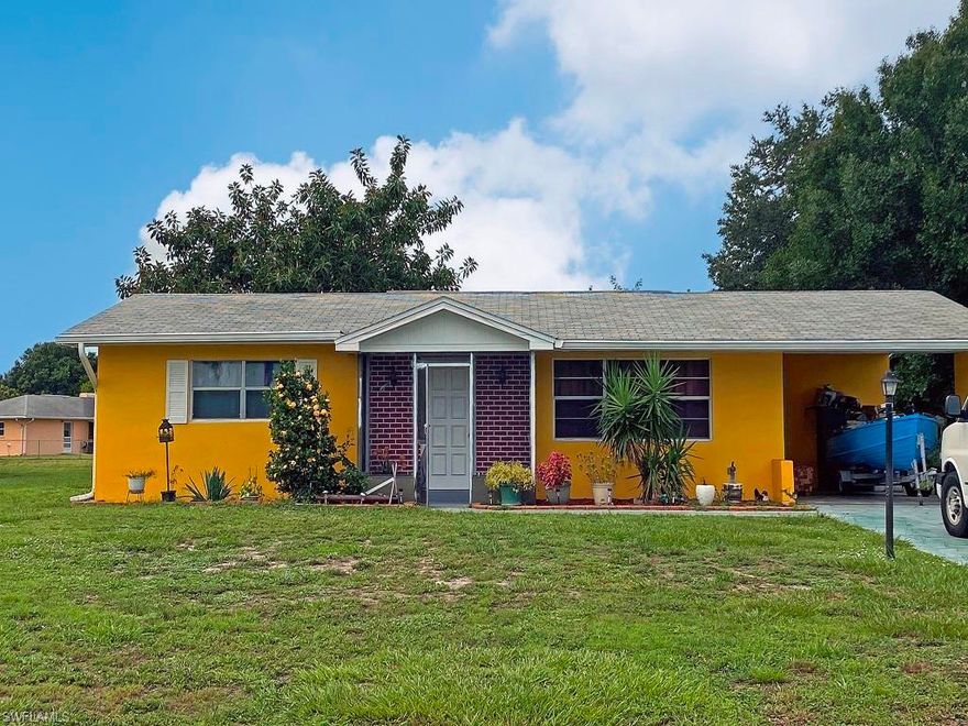 2 bedroom, 1 bath home on a roomy lot in desirable Parkwood. Spacious living room. Dining area off of kitchen with sliders that open to patio and tranquil backyard. Fresh paint. Remodel Bathroom. Central Water & Sewer. New photos will be soon...