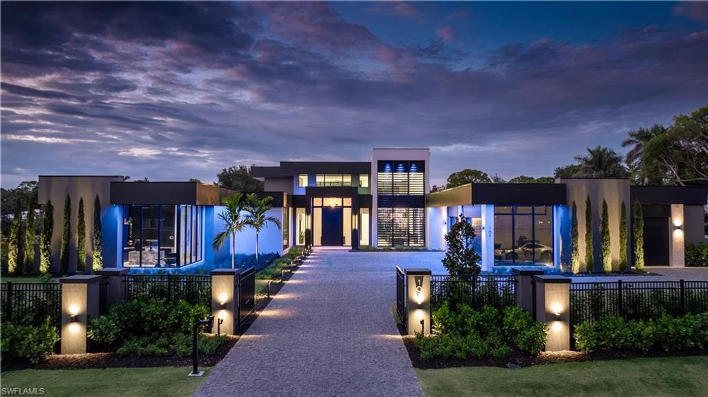 Photo of 107 Myrtle RD, NAPLES, FL 34108 (MLS # 225004642)