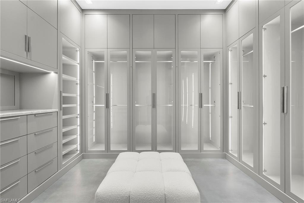 PINE RIDGE - Residential