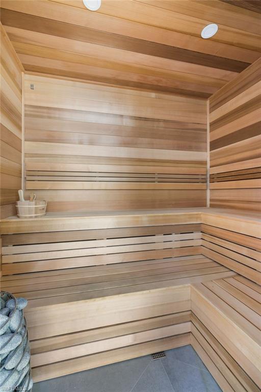 PINE RIDGE - Residential