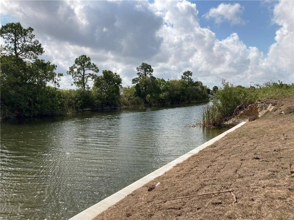 CAPE CORAL - Land