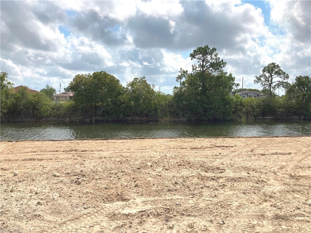 CAPE CORAL - Land