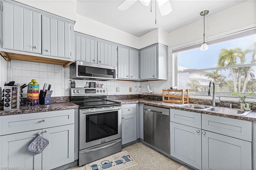 GOLDEN SHORES - Residential Lease