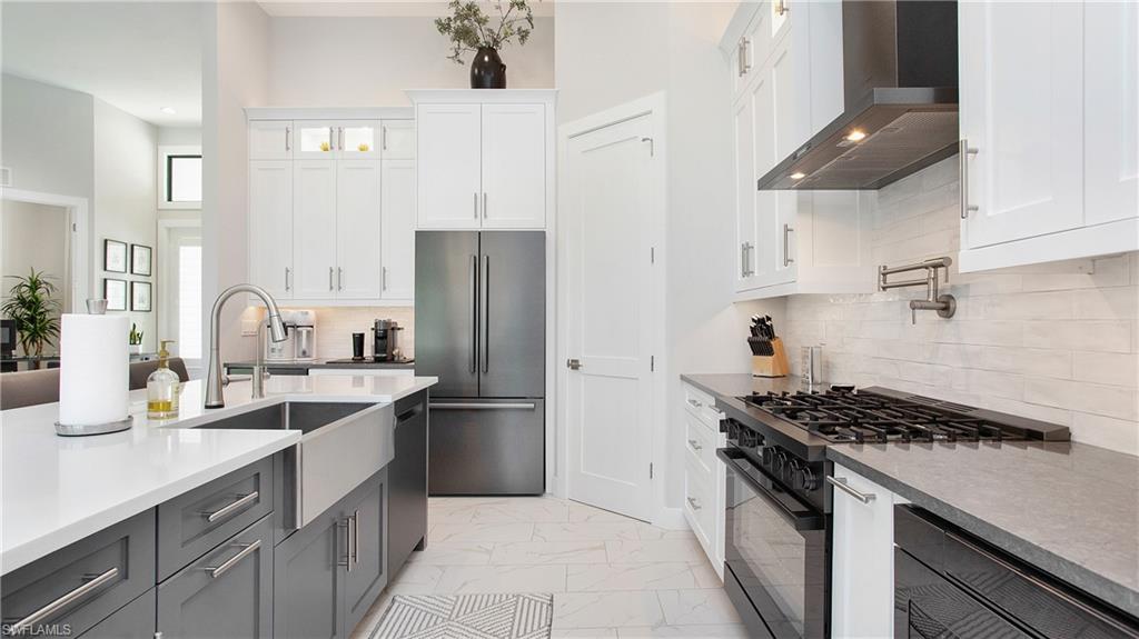 MARCO ISLAND - Residential