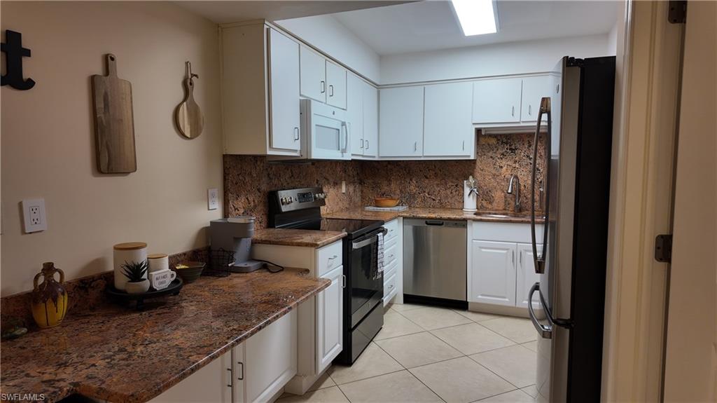 VANDERBILT VILLAS - Residential Lease