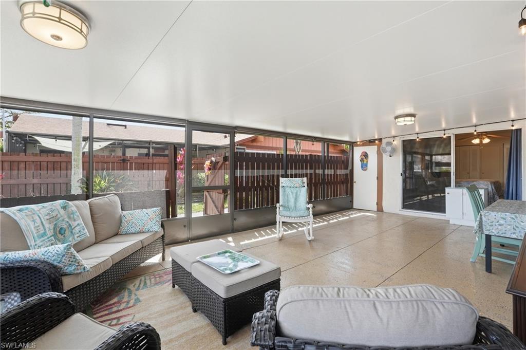 FOXMOOR LAKES - Residential