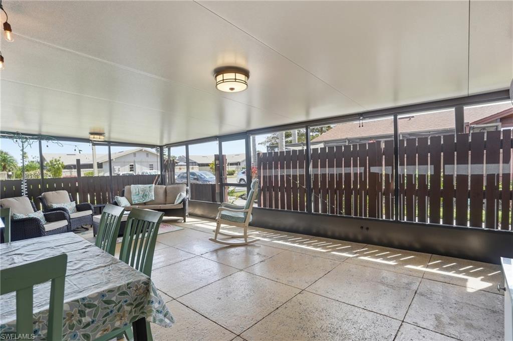 FOXMOOR LAKES - Residential