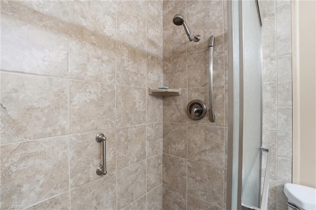 FOXMOOR LAKES - Residential