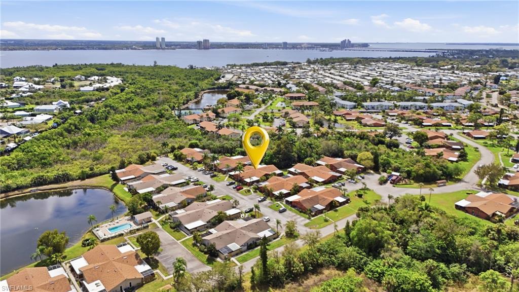 FOXMOOR LAKES - Residential