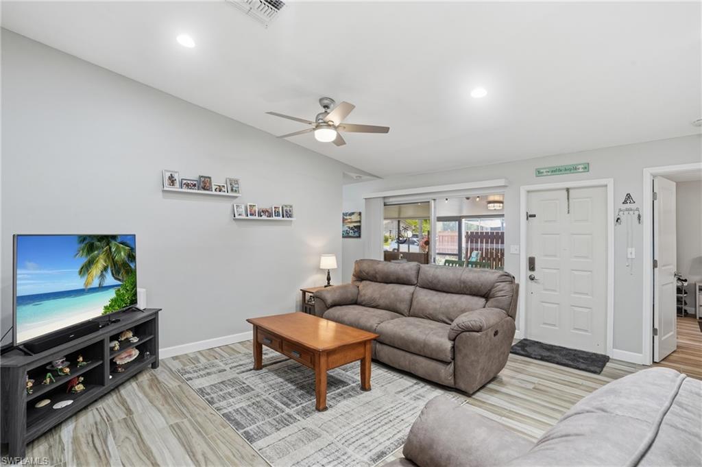 FOXMOOR LAKES - Residential