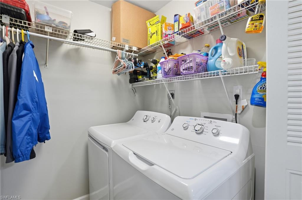 FOXMOOR LAKES - Residential