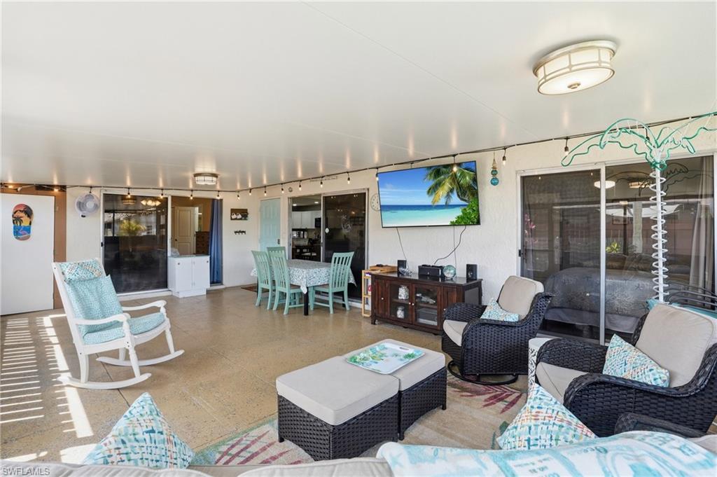 FOXMOOR LAKES - Residential