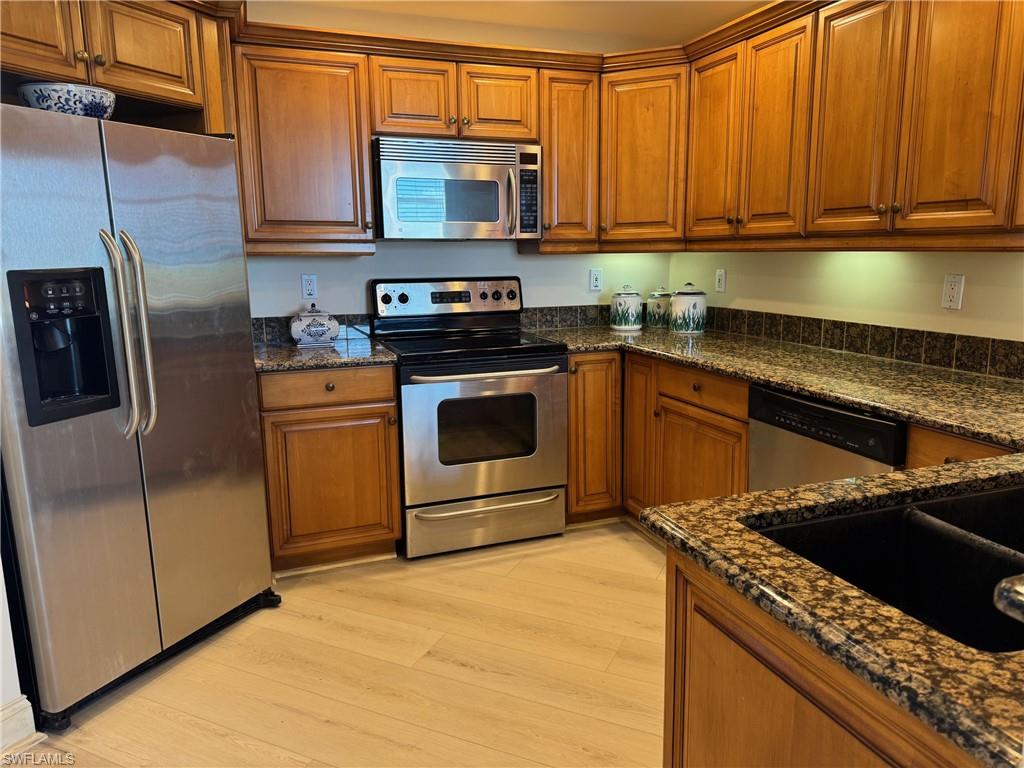 TOWER POINTE AT ARBOR TRACE - Residential