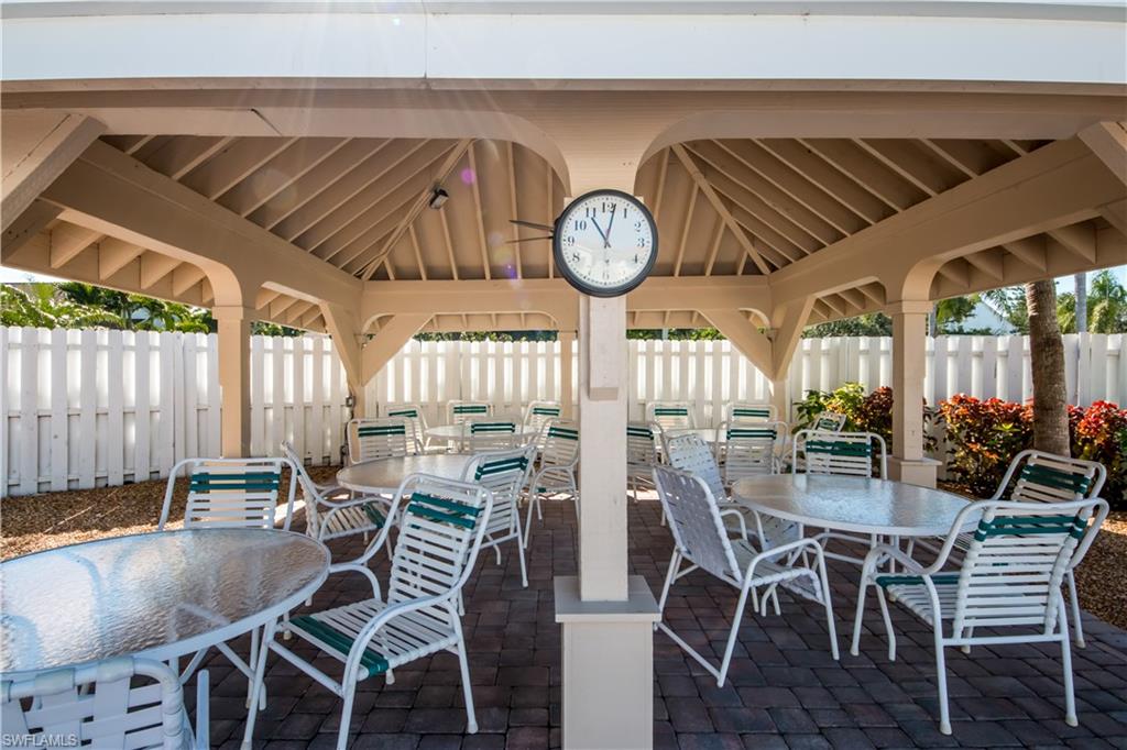 SEVEN LAKES - Residential