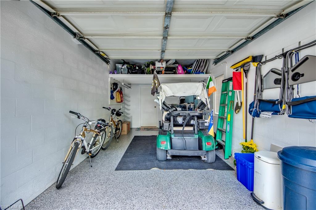 SEVEN LAKES - Residential