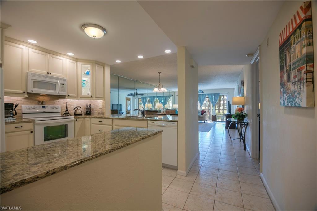 DEAUVILLE LAKE CLUB - Residential Lease