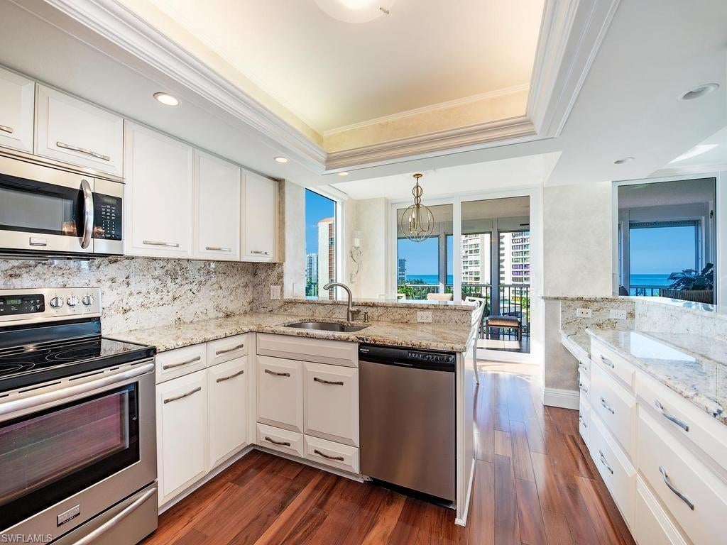 4401 Gulf Shore BLVD N 807