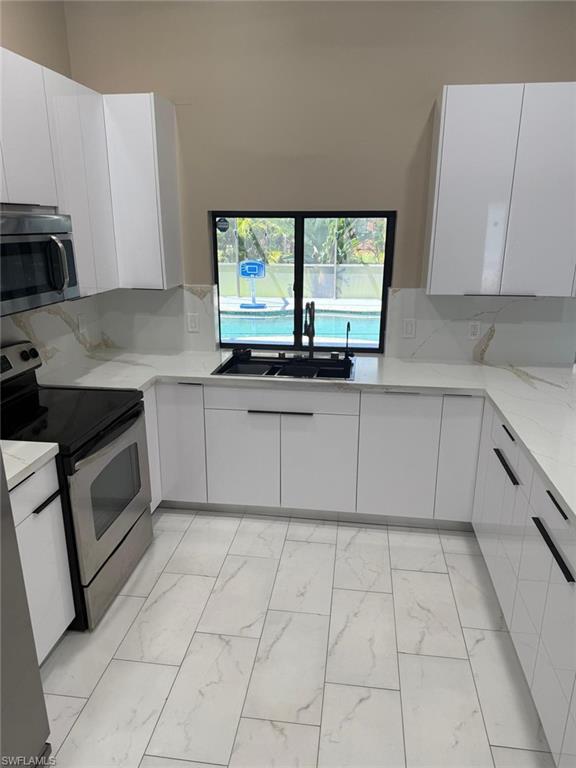 CAPE CORAL - Residential Lease