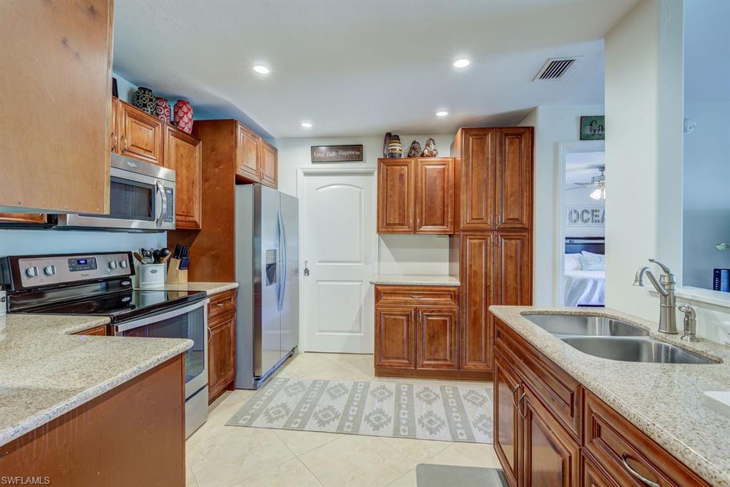 THE GREENS - Residential