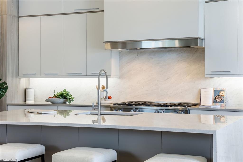 ROYAL HARBOR - Residential