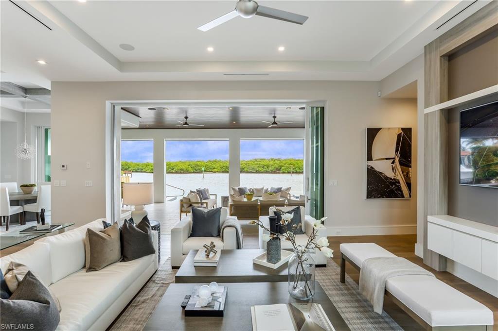 ROYAL HARBOR - Residential