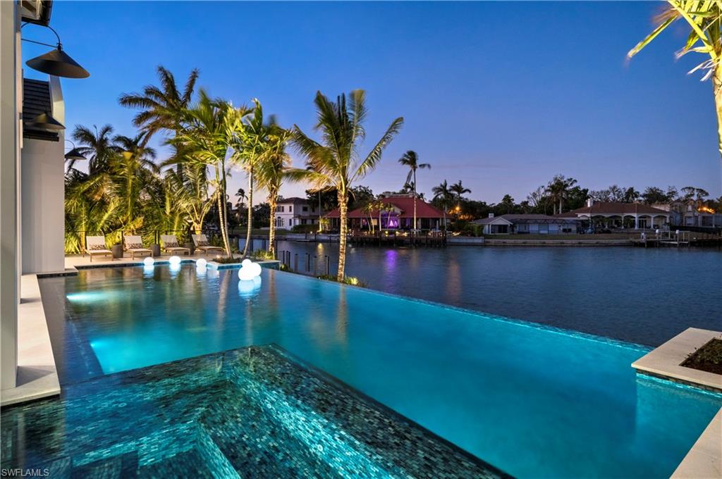 MOORINGS - Residential