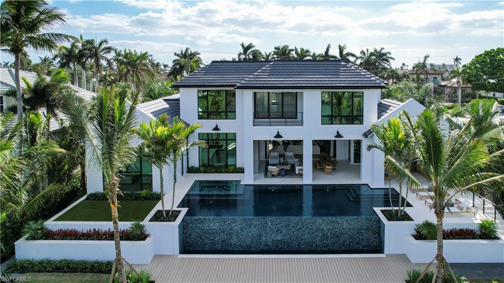 MOORINGS - Residential