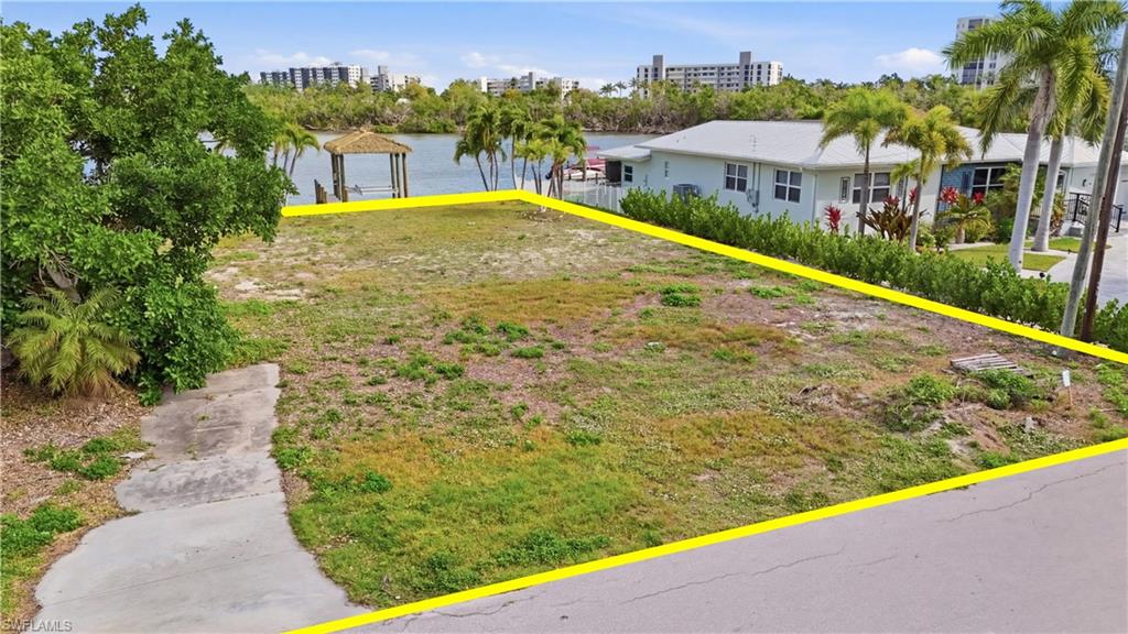 LAGUNA SHORES - Land