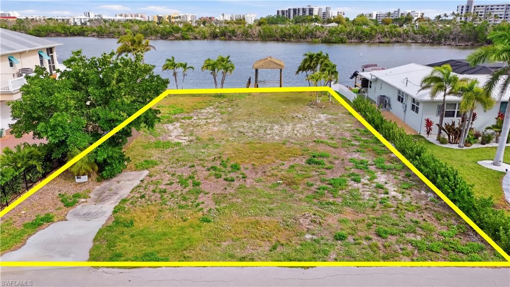 LAGUNA SHORES - Land