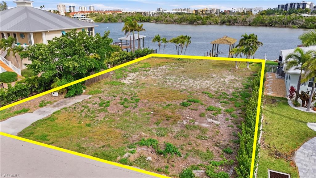 LAGUNA SHORES - Land