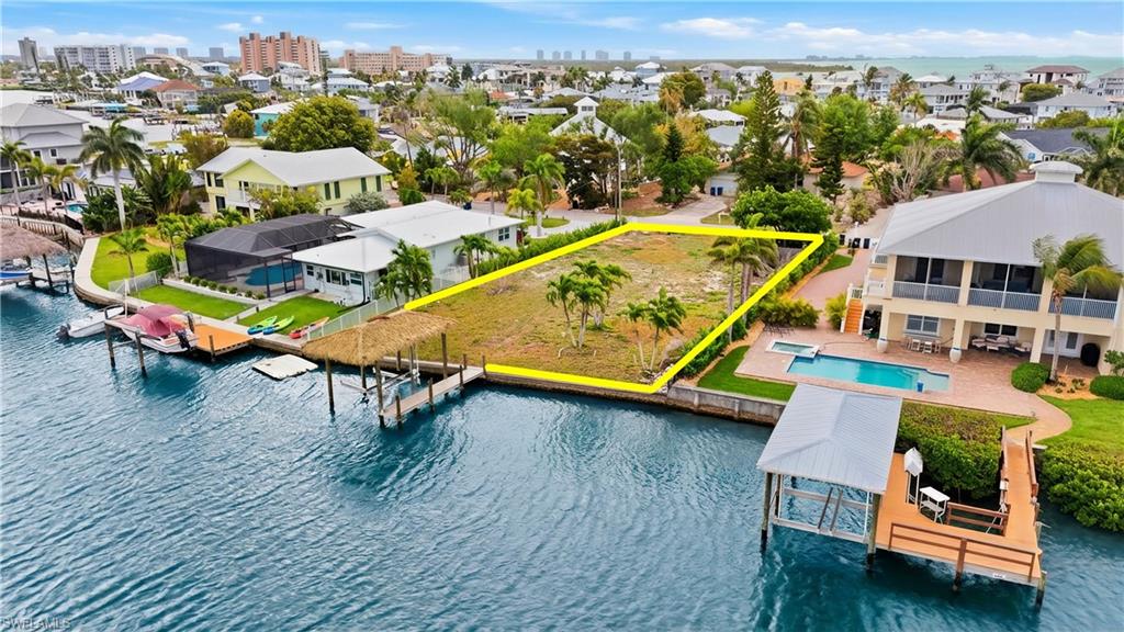 LAGUNA SHORES - Land