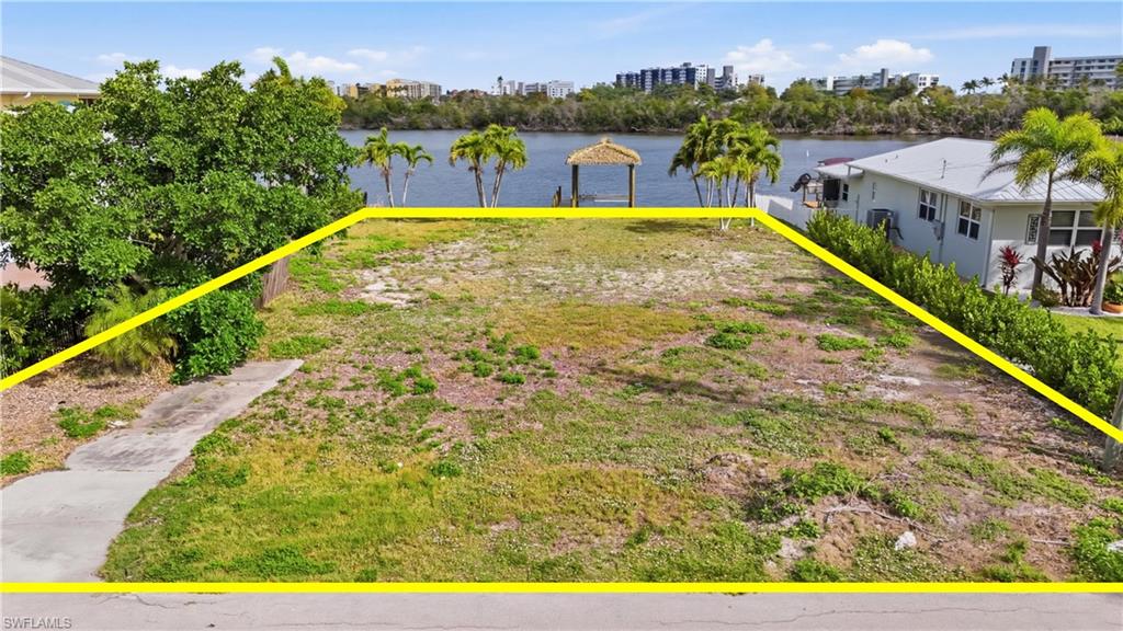 LAGUNA SHORES - Land