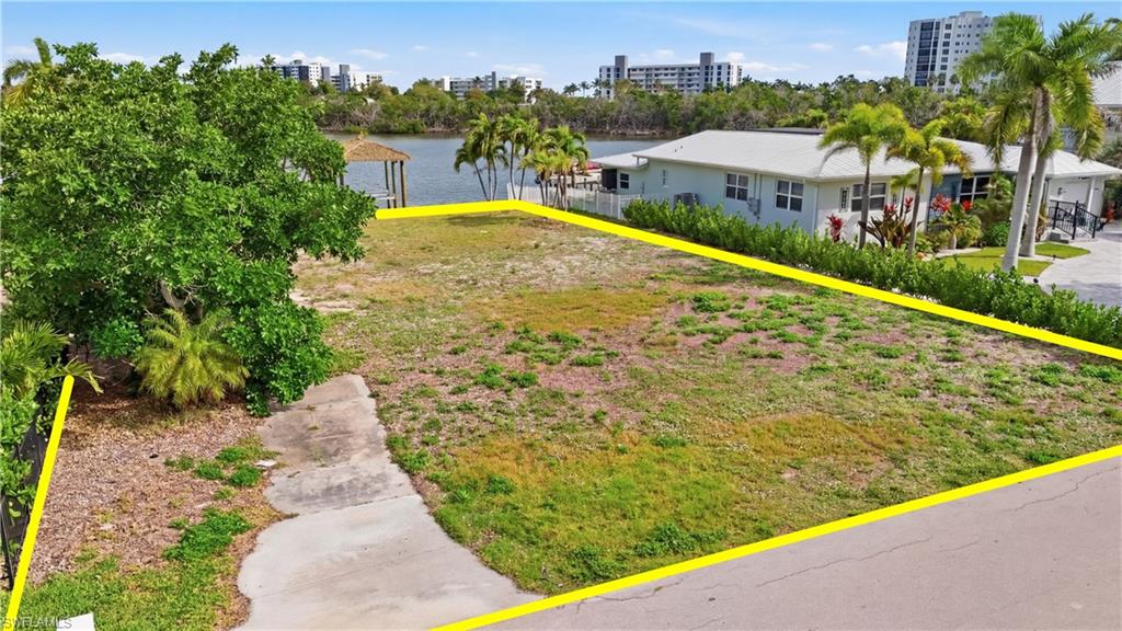 LAGUNA SHORES - Land