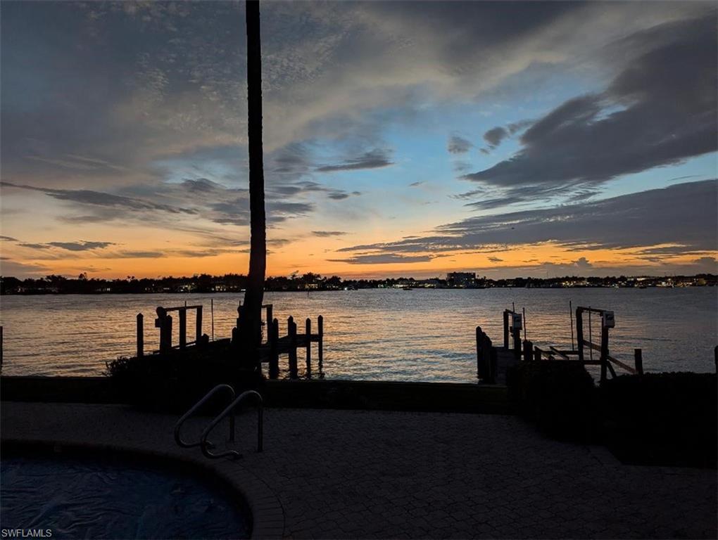 ROYAL HARBOR - Residential