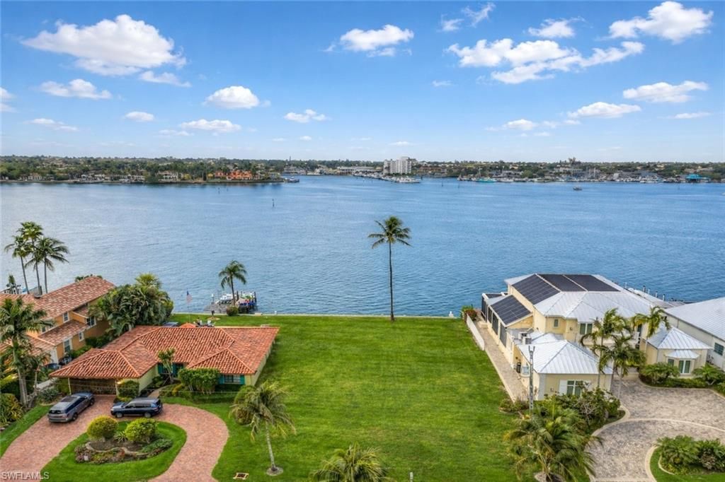 Photo of 1535 Dolphin LN, NAPLES, FL 34102 (MLS # 226011596)