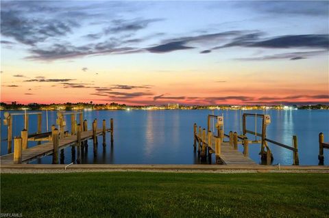 Photo of 1535 Dolphin LN, NAPLES, FL 34102 (MLS # 226011596)
