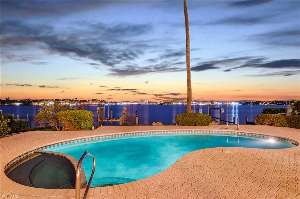 ROYAL HARBOR - Residential