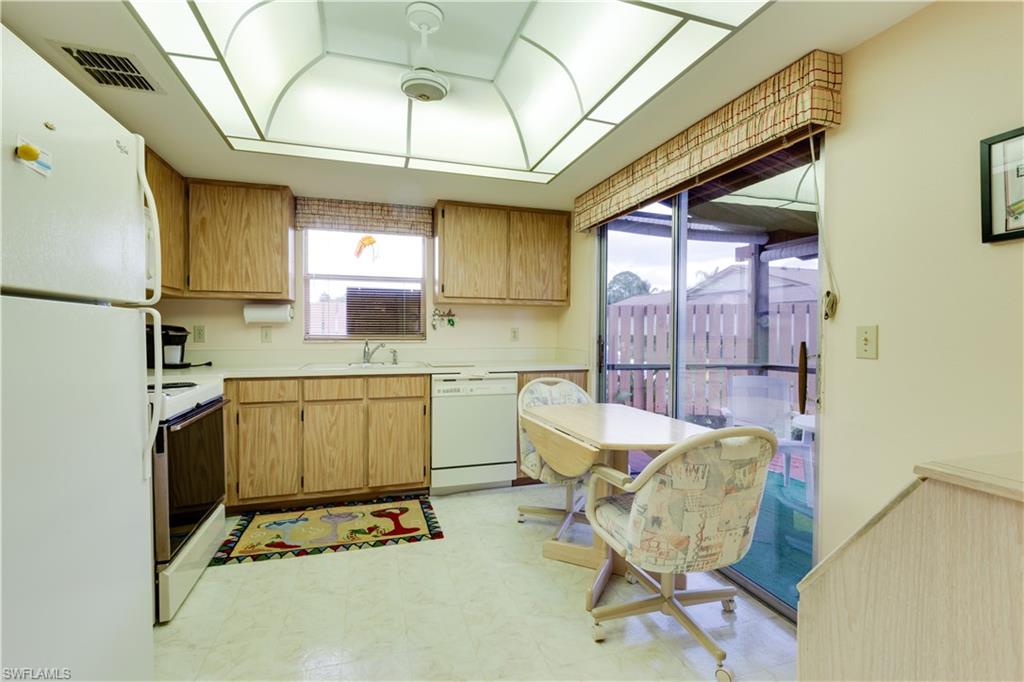 ROYAL WOODS - Residential