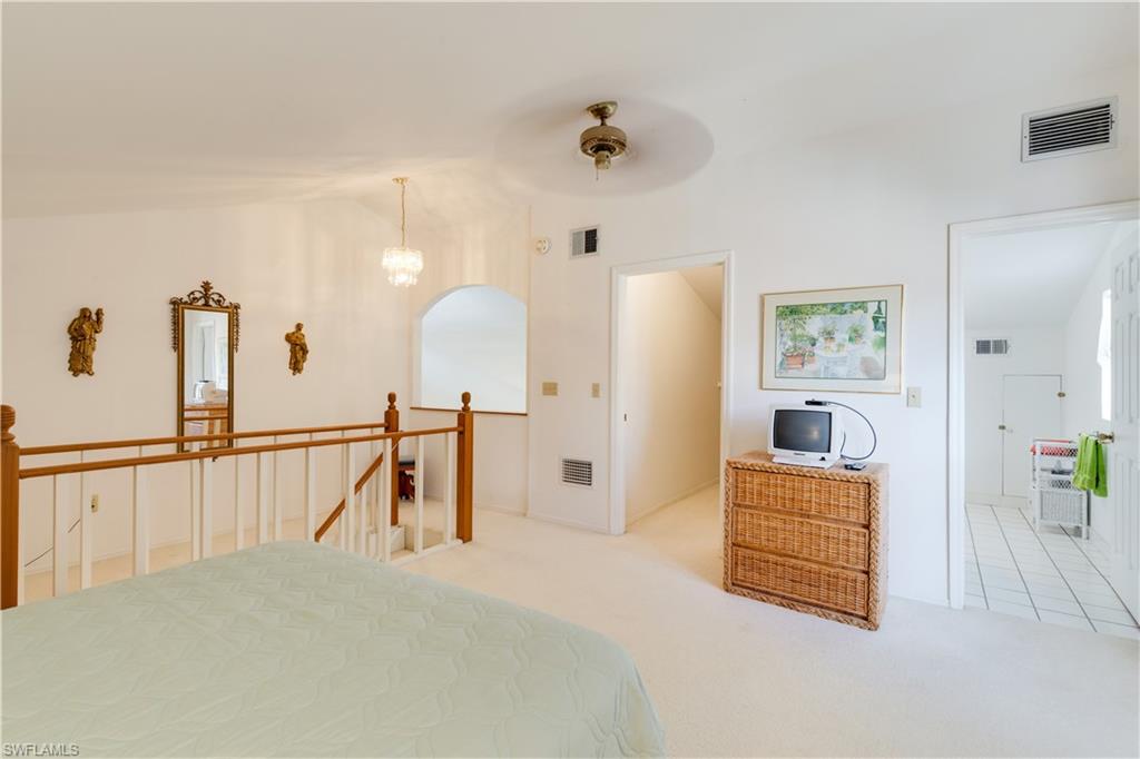 ROYAL WOODS - Residential