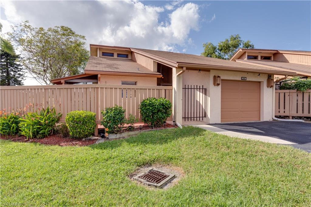 ROYAL WOODS - Residential