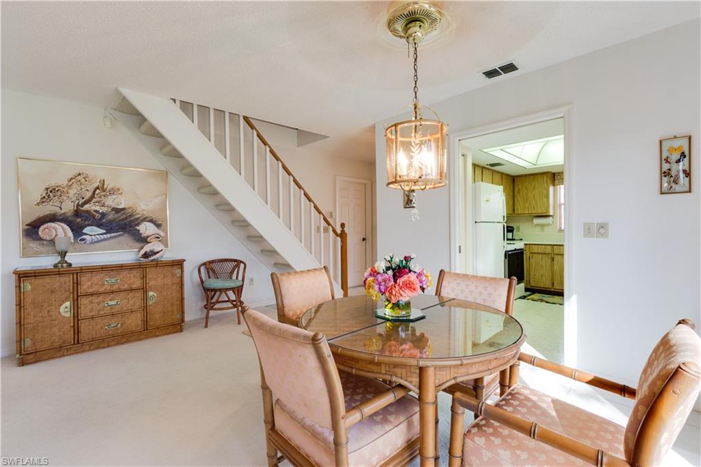 ROYAL WOODS - Residential