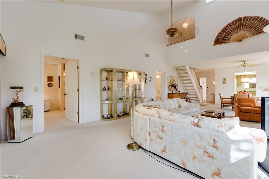 ROYAL WOODS - Residential