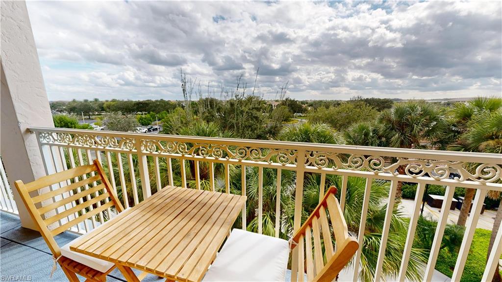 THE RESIDENCES AT LA PIAZZA - Residential