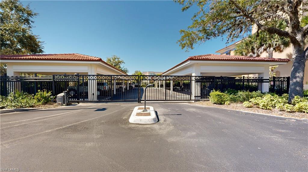 THE RESIDENCES AT LA PIAZZA - Residential