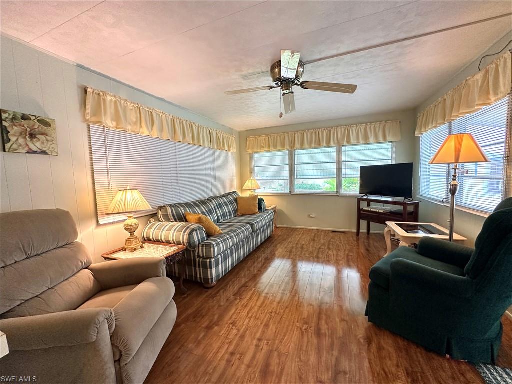 MARINERS COVE - Residential