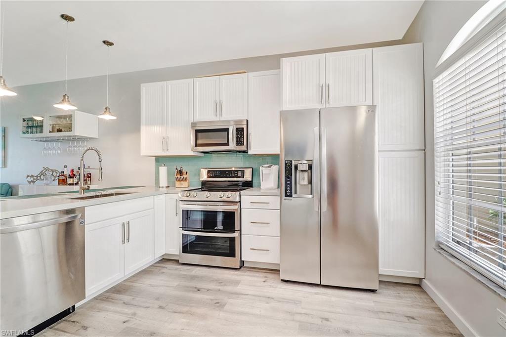 SUNSET CAY VILLAS - Residential